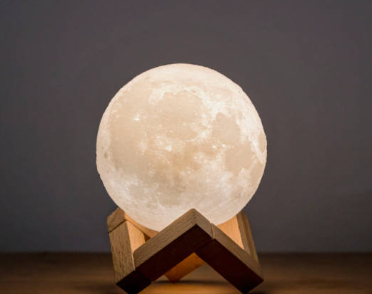 How to Turn On a Moon Lamp: Step-by-Step Guide for a Magical Ambiance